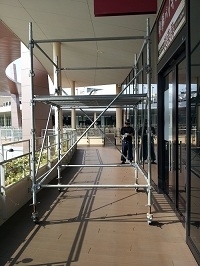 ローリング足場