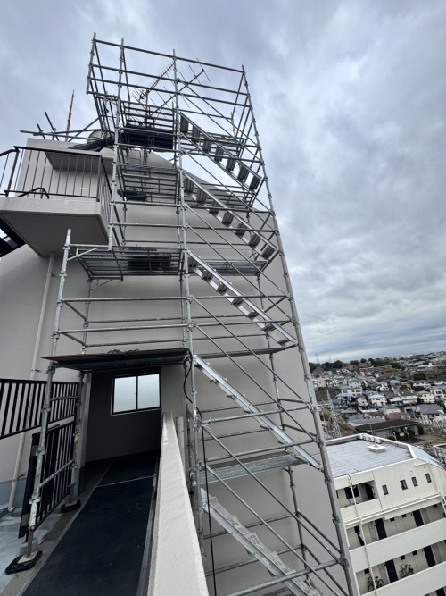 ベルヴィル杉田Ⅲ 屋上他防水工事(昇降用足場）